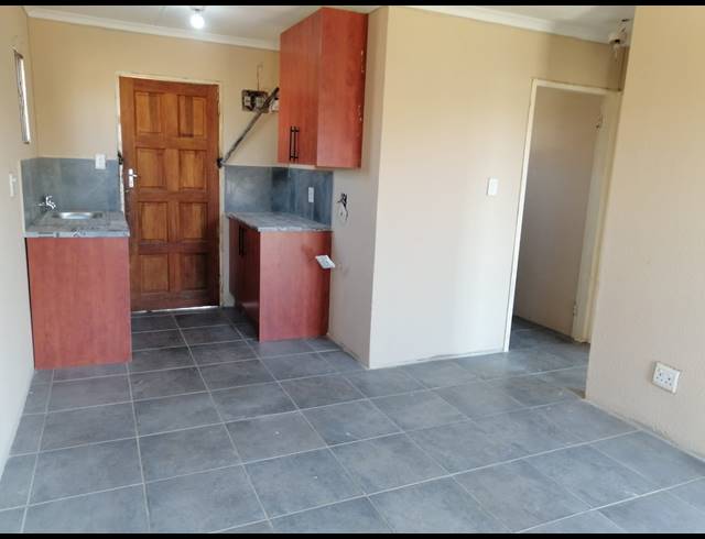 2 BEDROOM HOUSE FOR SALE IN EVATON WEST